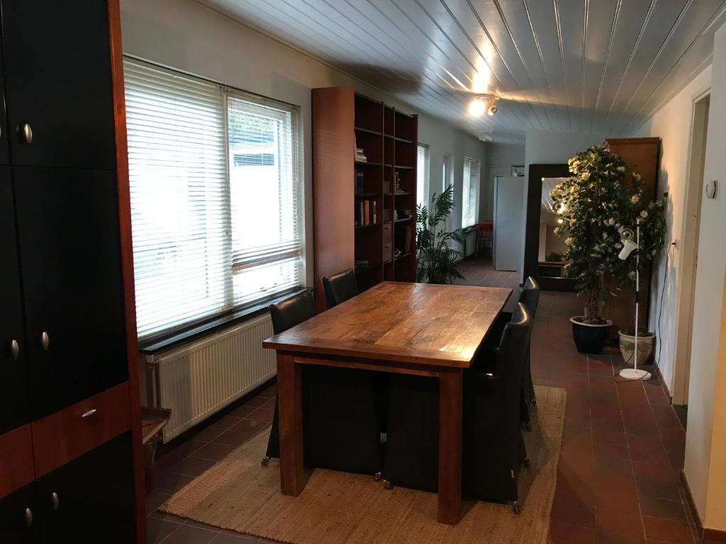 Het Buitenhuis room 1